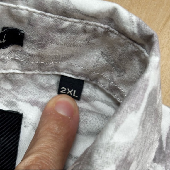 Men's Gray Leaf Print Casual Shirt - Picture 4 of 8